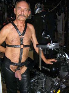 leatherhog