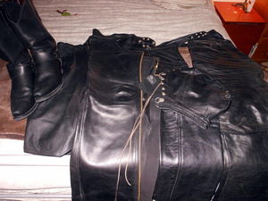 lots of leather my seond skin