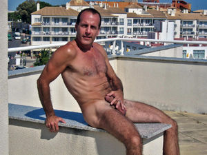 hairy+naked+dad+in+public+cock+hard+handsome+nude.jpg
