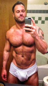 I want to get under those shorts
