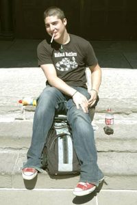 tumblr lfovtoHNpS1qgnwi1o1 400