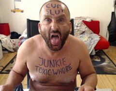 Cum Slut ................. high on Coke
