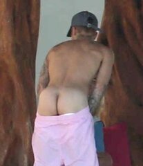 Justin Bieber mooning.jpg
