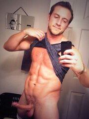 muscle-guy-showing-cock-006.jpg