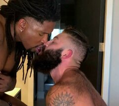 Sexy Kiss.jpg