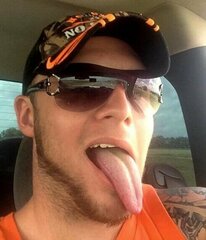 bbtongue2.jpg.c8136761c2f06fd4edb789fe083c7c4b.jpg