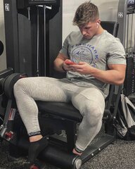 thighsyum9c.jpg
