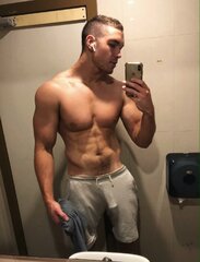 GRAYSHORTSMENSROOM.jpg