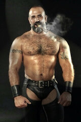LeatherGuyz1022.jpg