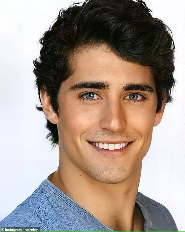 72379993-12219489-The_Little_Mermaid_s_Prince_Eric_pictured_He_created_real_life_d-a-79_1687367657906 - Copy.jpg