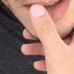 do you suck .. thumbs?