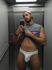 Ezra Roman  @EzraChroma