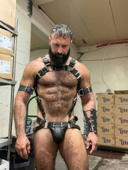 LeatherGuyz239.jpeg